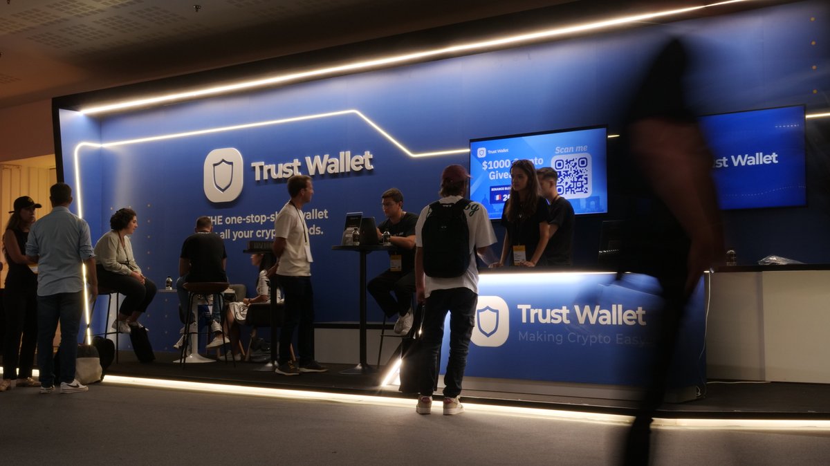TrustWallet's tweet photo. #BinanceBlockchainWeek day 3!🇫🇷💙

Who's coming to the super meetup today?
#TrustWalletParis @binance https://t.co/iLyhBobmZr