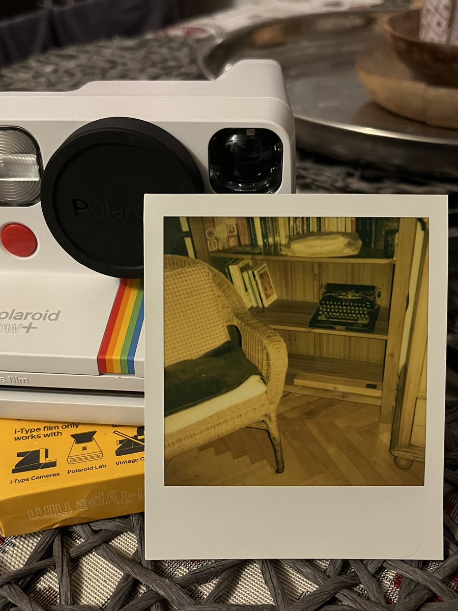 GergelyHANDO's tweet photo. Piece of home
📷Polaroid Now+
🎞️Polaroid I-type
⚡️On
🎨Yellow lens filter
#polaroid #polaroidoriginals #polaroidcamera #instantsquare #polaroidpicture #analoguephotography #instantphotographers #istillshootfilm
#polaroidphotography #polaroidnow #filmphotography #polaroidnowplus https://t.co/GyCe19UImA