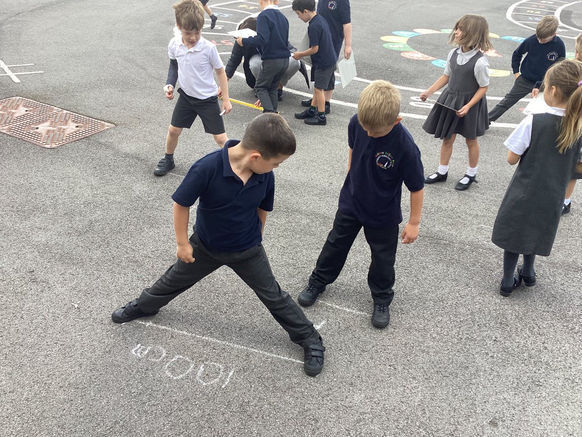 coquetparkfs's tweet photo. Year 2 have been exploring 2-digit numbers this week in maths. We have been finding 10 more and 10 less of any given 2-digit number and today we estimated the values of lines in centimetres using this knowledge #makingconnections #explorativemaths #teamwork https://t.co/2PamTXO9V9