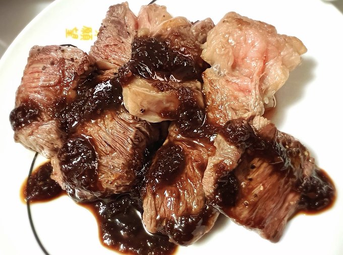 えっちなお肉ちゃんだ 