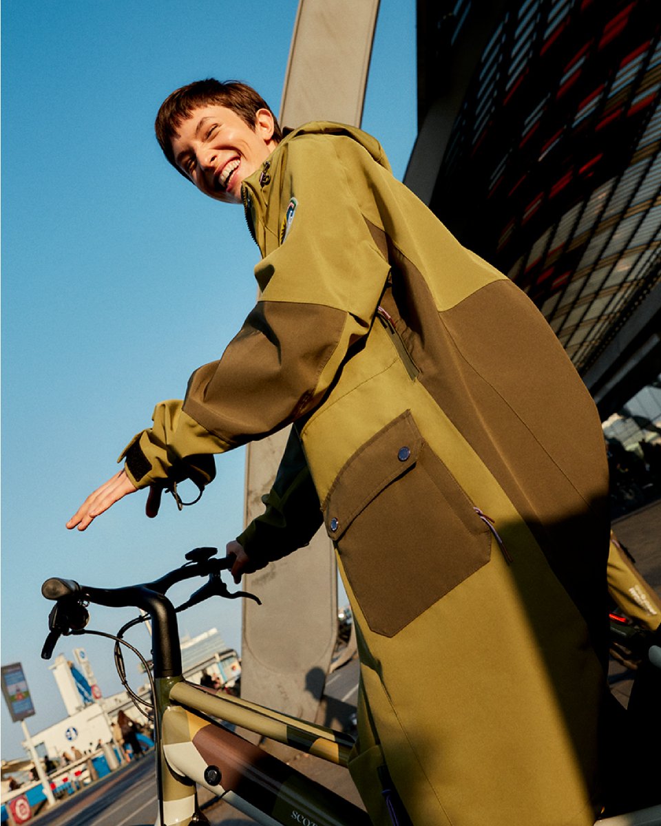scotch_soda's tweet photo. *Ferry commute* Stay dry on the water in Amsterdam Proof. Shop the collection: https://t.co/b6zQ97QZ42
#ScotchandSoda #Veloretti #AmsterdamProof https://t.co/O7jJnJ0u6e