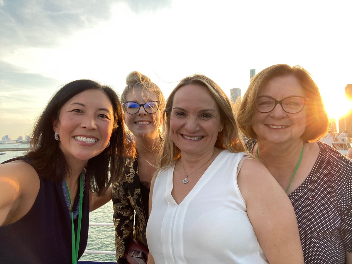 helenjkmorgan's tweet photo. Such a lovely night connecting with wonderful colleagues and friends on beautiful lake Michigan @AmerMedicalAssn #changemeded #changeresed @apgonews
(And yes we adopted @huskerhughman into the @UMichMedAdmiss family) https://t.co/Q377dmVd5V