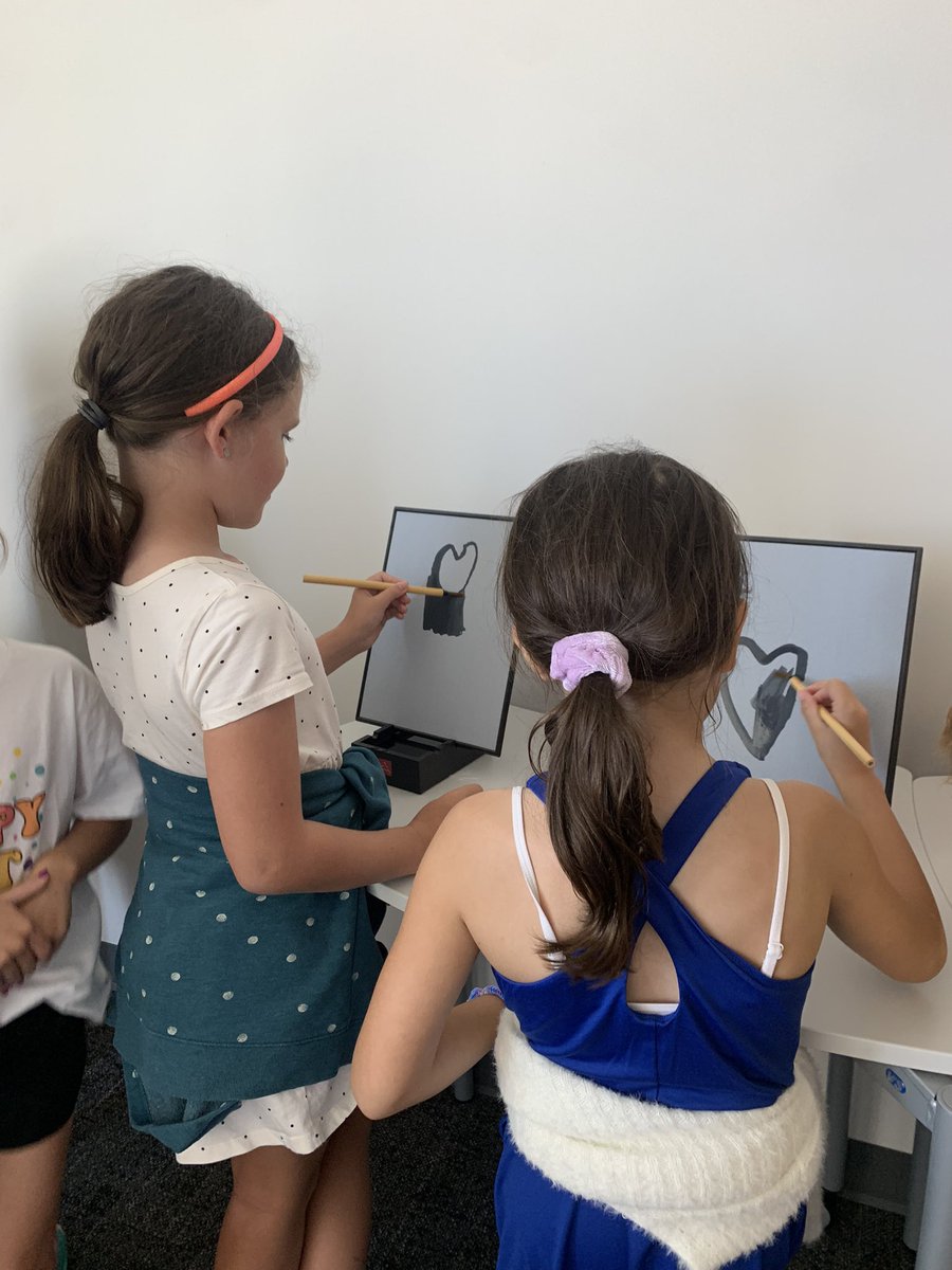 SmileyCounselor's tweet photo. Mastering the art of “letting go” with our @buddhaboard during our brain breaks in guidance! @MinettElem https://t.co/OmRpxdVn8r