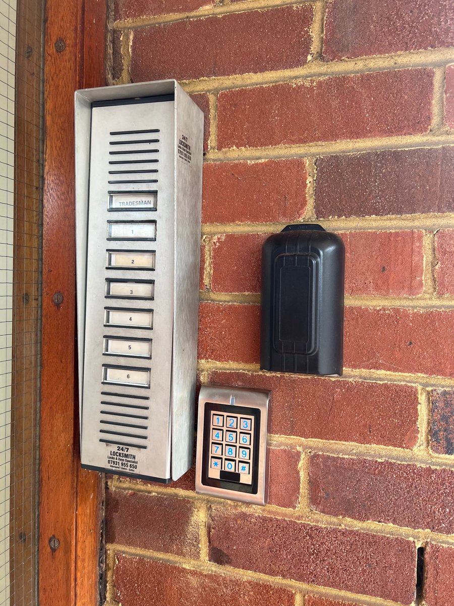 BBASSecureU's tweet image. New Latch &amp;amp; Keypad installed for one of our Commercial clients. 

Are you in need of our services? Get in touch with our team now!
020 8617 3440 / sales@bigbrotherallsecurity.com

#BBAS#Security#Commercial#Protection#Residential#SiteSurvey#Latch#Keypads#Engineers