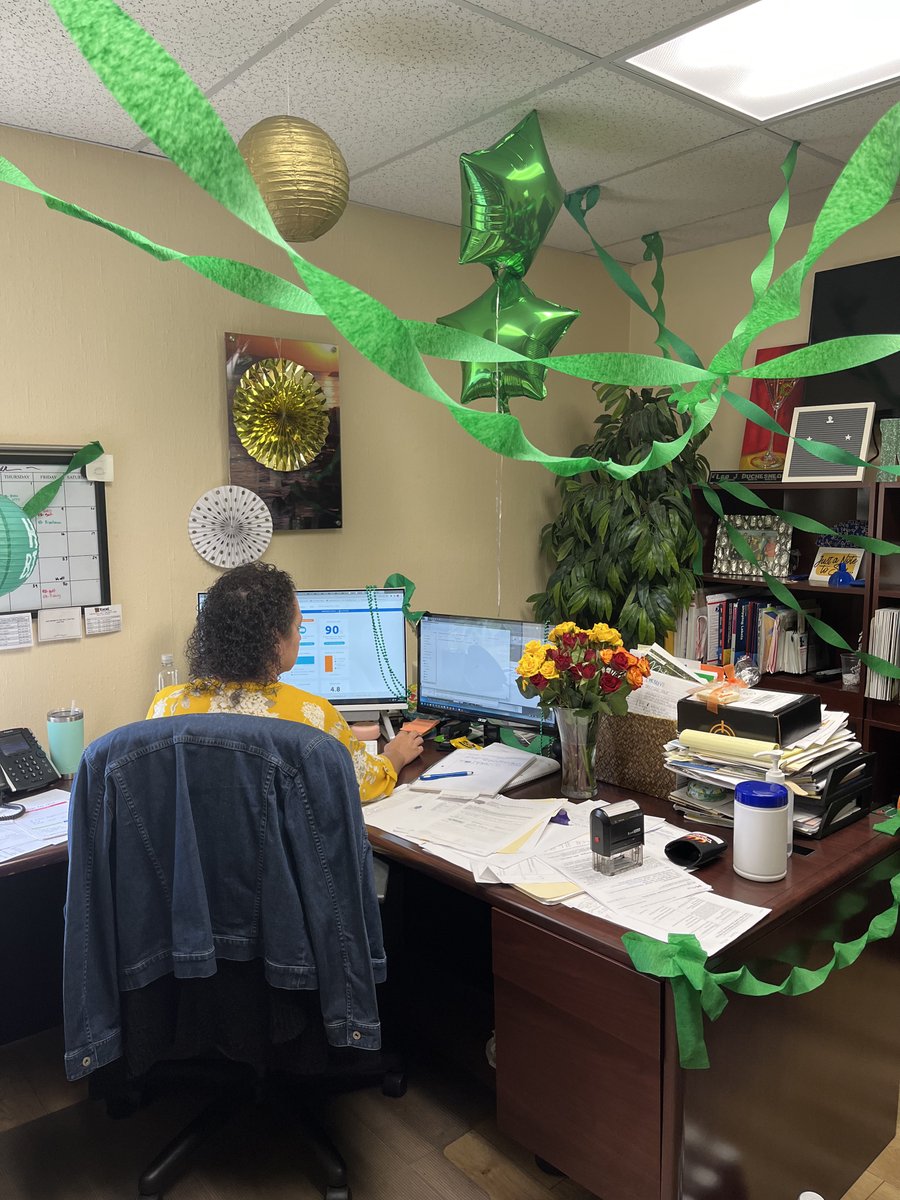 ExcelAdAgency's tweet photo. Today we celebrated Melissa! 🥳Happy birthday to this always-smiling😁, Spartan-loving🏈, wine 🍷 connoisseur! https://t.co/ejl9eWPWC9