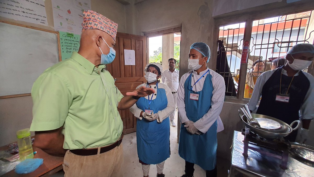 UNDPNepal's tweet image. #MoEST Sec Ram K. Subedi &amp;amp; #CTEVT officials observing skills training provided to Returnee Migrant Workers (RMWs) at Parsa #MadheshProvince. This upskilling prog to 1500 RMWs in Madhesh+Lumbini is funded by @EUinNepal &amp;amp; @npBritish managed #Dakchyata 
👉bit.ly/3Lltdlf