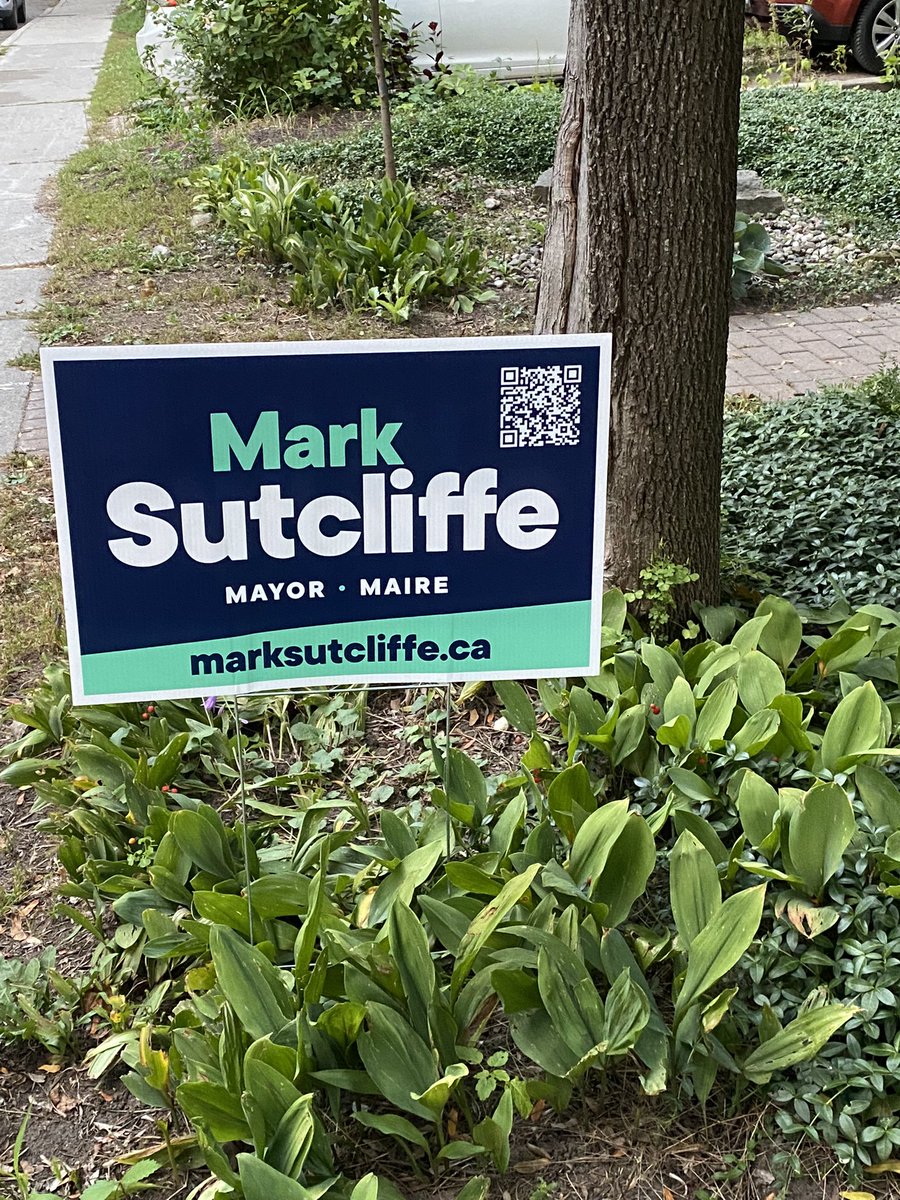 Blue sign for the first time! Excited to help make @_MarkSutcliffe our next Mayor!