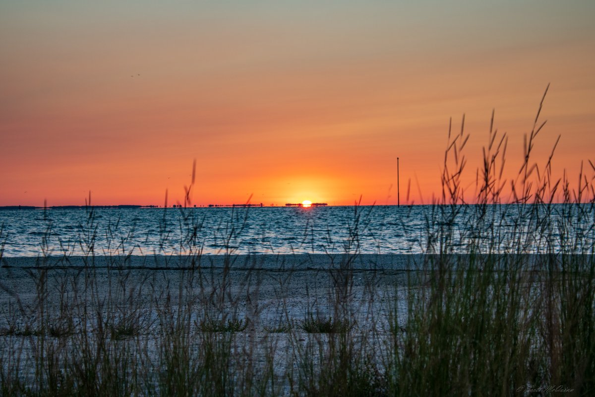 scottmcquinn1's tweet image. What an awesome start to this Friday! Enjoy this amazing Southern Maryland Sunrise on the Chesapeake. #gooddaydc #sunrise @TuckerFox5 @caitlinrothfox5 @ErinFox5DC @fox5dc @foxweather @SOMDWxNews @AyeshaKhanNews @ClaireFox5DC