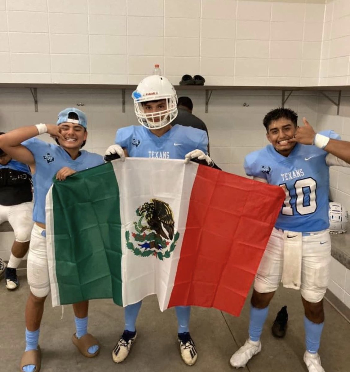 ORGULLO MEXICANO 
SOMOS TEJANOS 
#BATTLEREADY