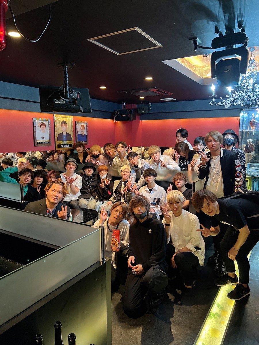 CLUBSHuffle1's tweet photo. 本日21時よりSHuffle＆STARS合同営業です✨
圧倒的人数での最高な夜になる��間違いなし‼️
皆様のご来店お待ちしております🍾

#岡山ホスト #岡山 #シャッフル #シャンパン #お酒 #ホスト #スターダムグループ #歌舞伎 #ミナミ #キャバクラ #スナック #ラウンジ #ホスト募集 #求人 https://t.co/CKTjO9OJPG