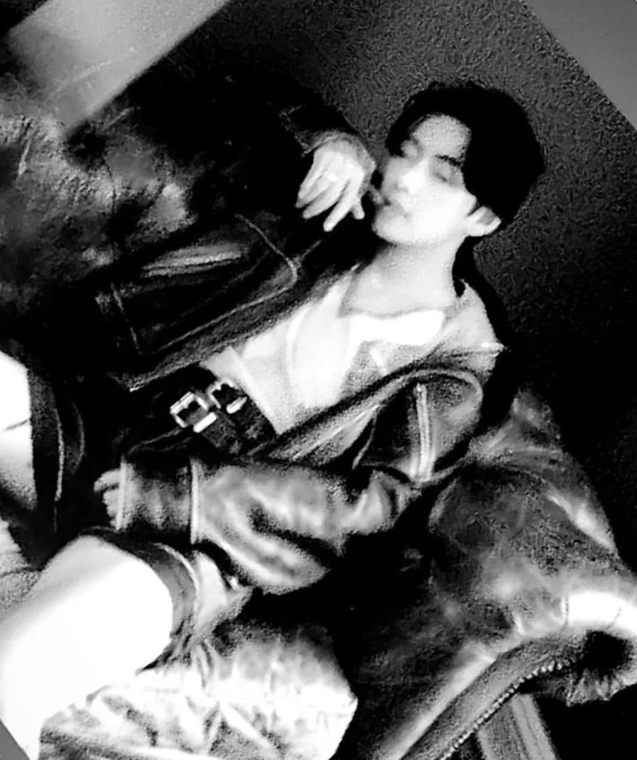 โKayleeโท | Yoongi Day ๐ฑ (@pjmslvt_) on Twitter photo No like WTF does he WANT from me!&!#)@+($;-ยฃ) I'm going insane...this is sooo illegal....is that a 7 tattoo i see on his thigh.....hell noo.....
<a href="/BTS_twt/">๋ฐฉํ์๋
๋จ</a> ~ #TAEHYUNG
#TAEHYUNGxVOGUE No like WTF does he WANT from me!&!#)@+($;-ยฃ) I'm going insane...this is sooo illegal....is that a 7 tattoo i see on his thigh.....hell noo.....
<a href="/BTS_twt/">๋ฐฉํ์๋
๋จ</a> ~ #TAEHYUNG
#TAEHYUNGxVOGUE