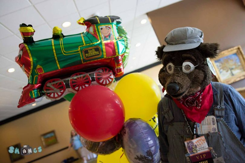 THE_BJBUTTONS's tweet photo. #fursuitFriday #Waldolf the #Train Engineer and his train #Balloons at #mephit2016 @mephitfurmeet #mephitfurmeet #mephit #MFM #fursuit #fursuiter #fursuiting #bear #costume https://t.co/e1OcABYnd8