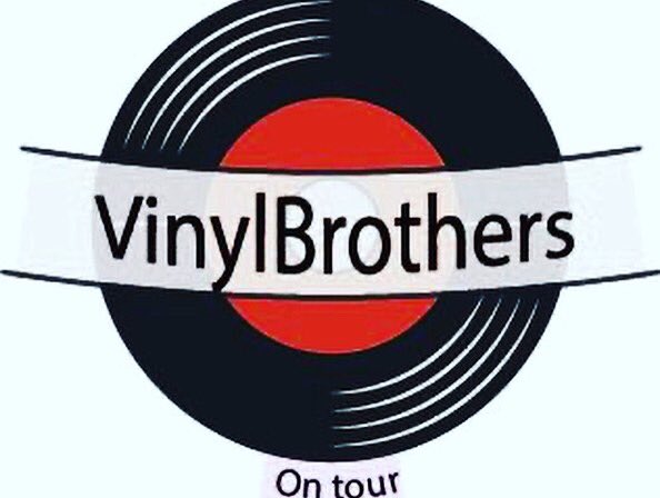 DerkJL's tweet photo. Saturday night live @cafedestier #Eibergen #Vinylbrothersontour #eibergsenajaarskermis22 #17092022 #vinylonly #dancethenightaway #Aalt #Dick 💃🏻🕺🏼🎧🎤🎼👍🍻#plaatjesdraaien https://t.co/2IhW0JyWXg