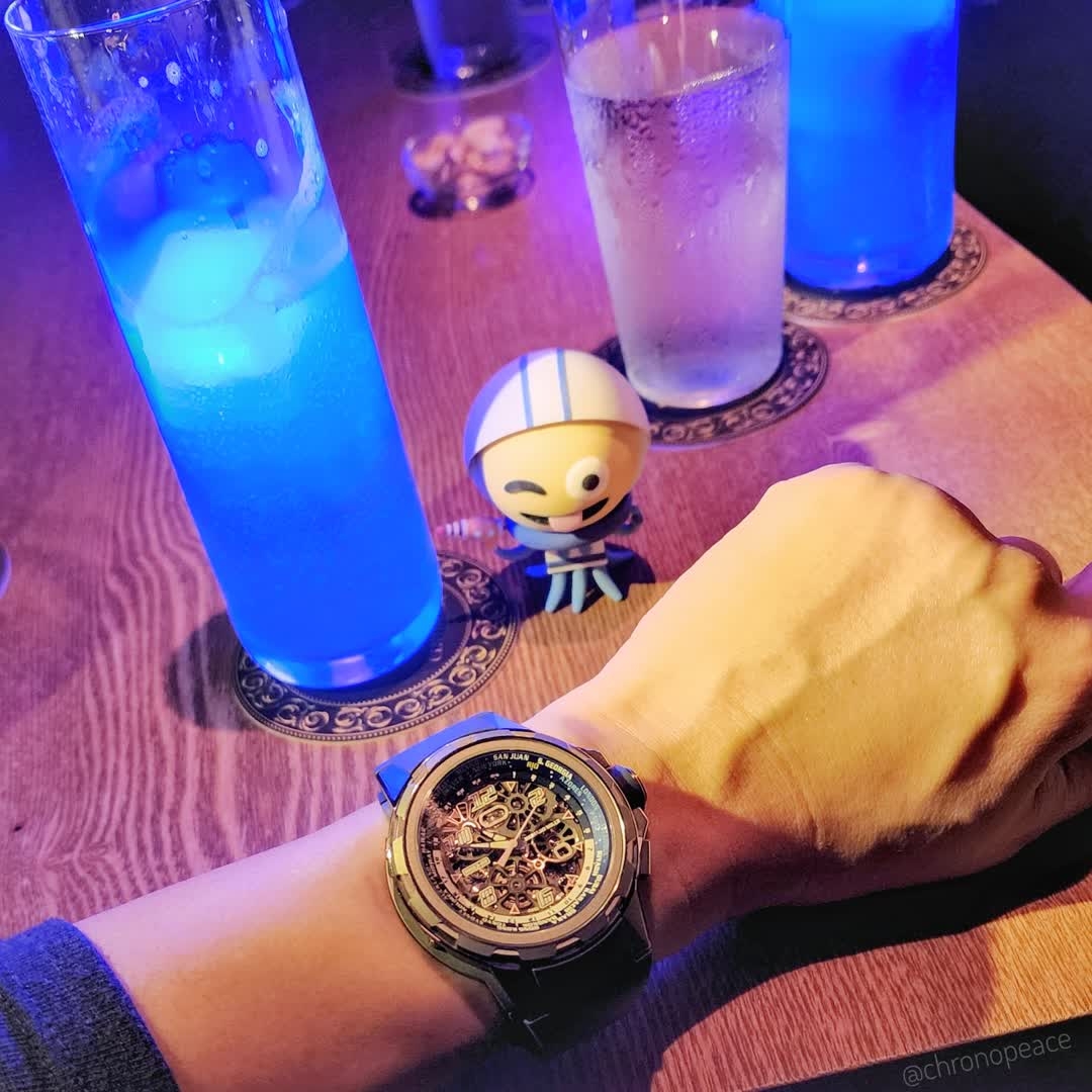 chronopeace's tweet photo. 是非皆さんも麻布十番BAR CENTIFOLIAでくろのぴーすコラボカクテル"The Blue Planet"をお試しください。時計運が上がりますよ!知らんけど。 Chrono Peace cocktail "The Blue Planet".
#richardmille #rm6302 #リシャールミル https://t.co/WRcDJBCL1w