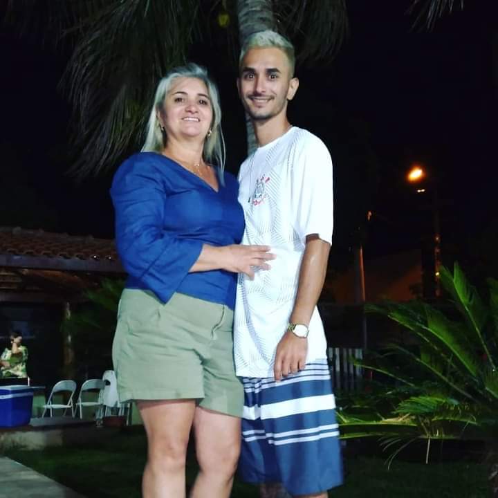 28Well1ng7on's tweet photo. Parabéns minha mãe te amo demais https://t.co/CxSKRDNKyJ
