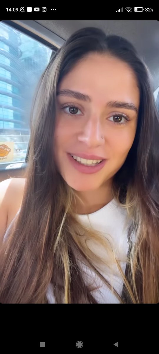 İkizler burcu olduğumuzu bu kadar belli etmeyelim Ayşe ...ayak parmağı kırılıp ağlayan sonra gülebilen <a href="/ayseyukselresmi/">AyseYukselOfficiall</a>