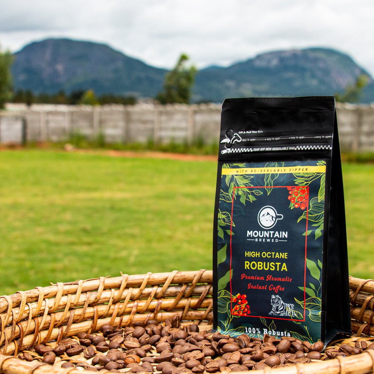 BrewedMountain's tweet photo. Discover a whole new burst of coffee flavours with our Premium Aromatic Robusta instant coffee! It is rich, bold and strong that helps you awaken your senses and keeps you going all day 🤎
#mountainbrewed #coffee #robustacoffee #wayandrobusta #coffeeholic #CoffeeTime #happy https://t.co/guuF7yCASF
