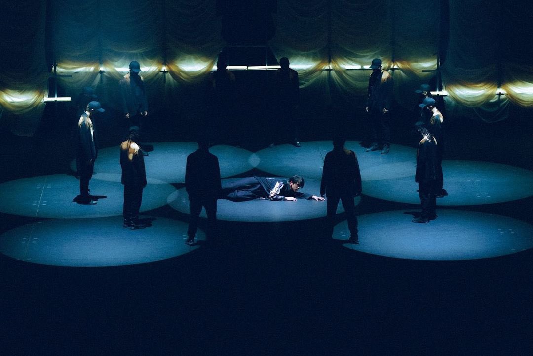KeungToFocus's tweet photo. #鏡中鏡 #MirrorInMirror
#cantopop #opera #dance https://t.co/1Ykw0oqXst