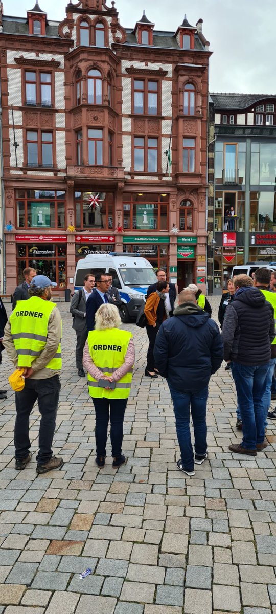 D_Bauernbund's tweet photo. Minister @cem_oezdemir muss auf #Kooperation bauen, nicht auf #Verbote. @bmel #BBS #Ernährungssicherheit https://t.co/49EorU056e