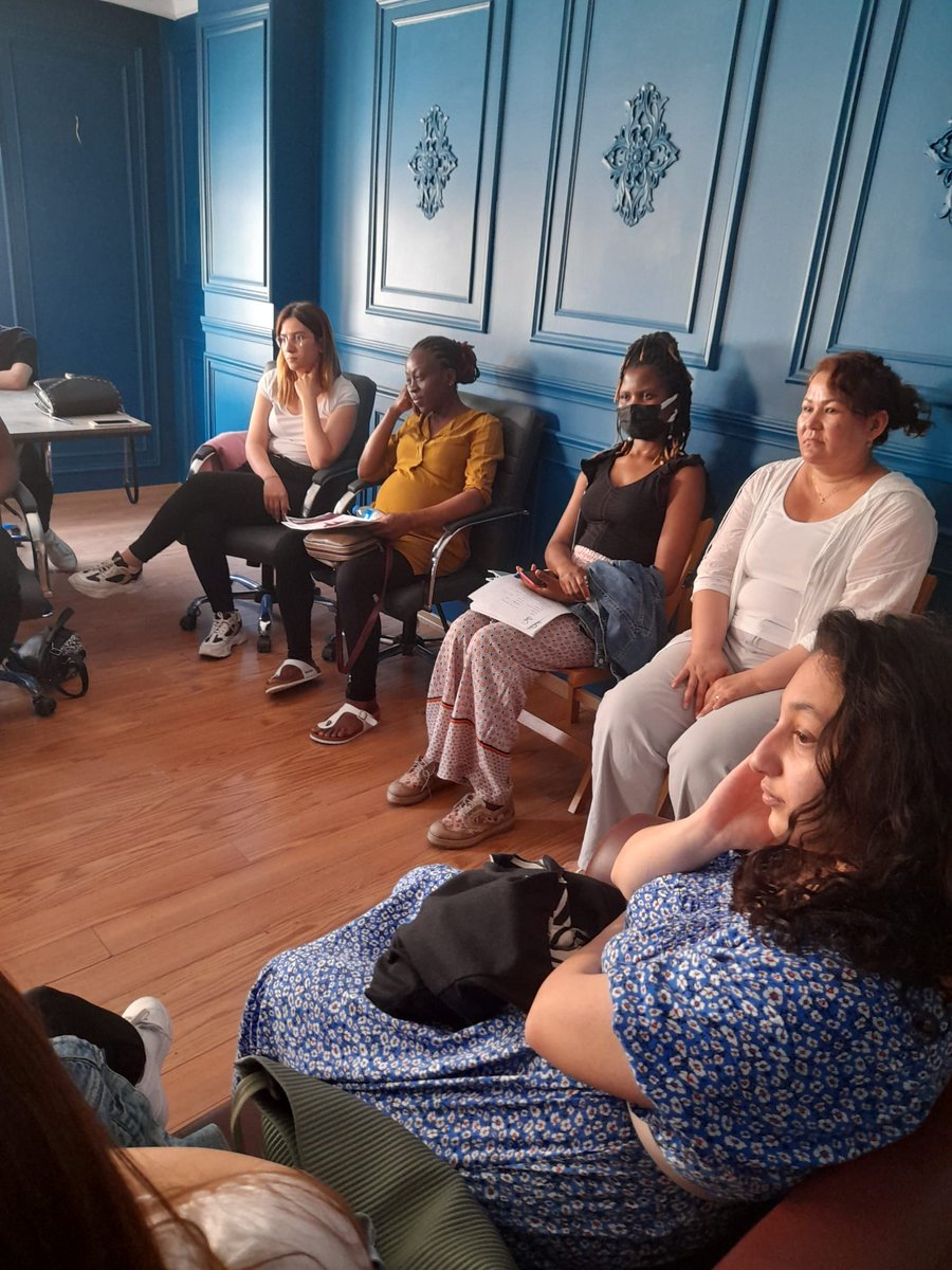 BM UN WOMEN Kadın Biriminin Desteklediği, 
Göçmen ve Yerel Kadınlarla Kapasite Geliştirme Projesi Kapsamındaki,  Feminizm Atölyemizi, Prof. Dr. Ulaş Sunata ile birlikte, Afrikalı ve Yerel Kadınlarla Gerçekleştirdik.