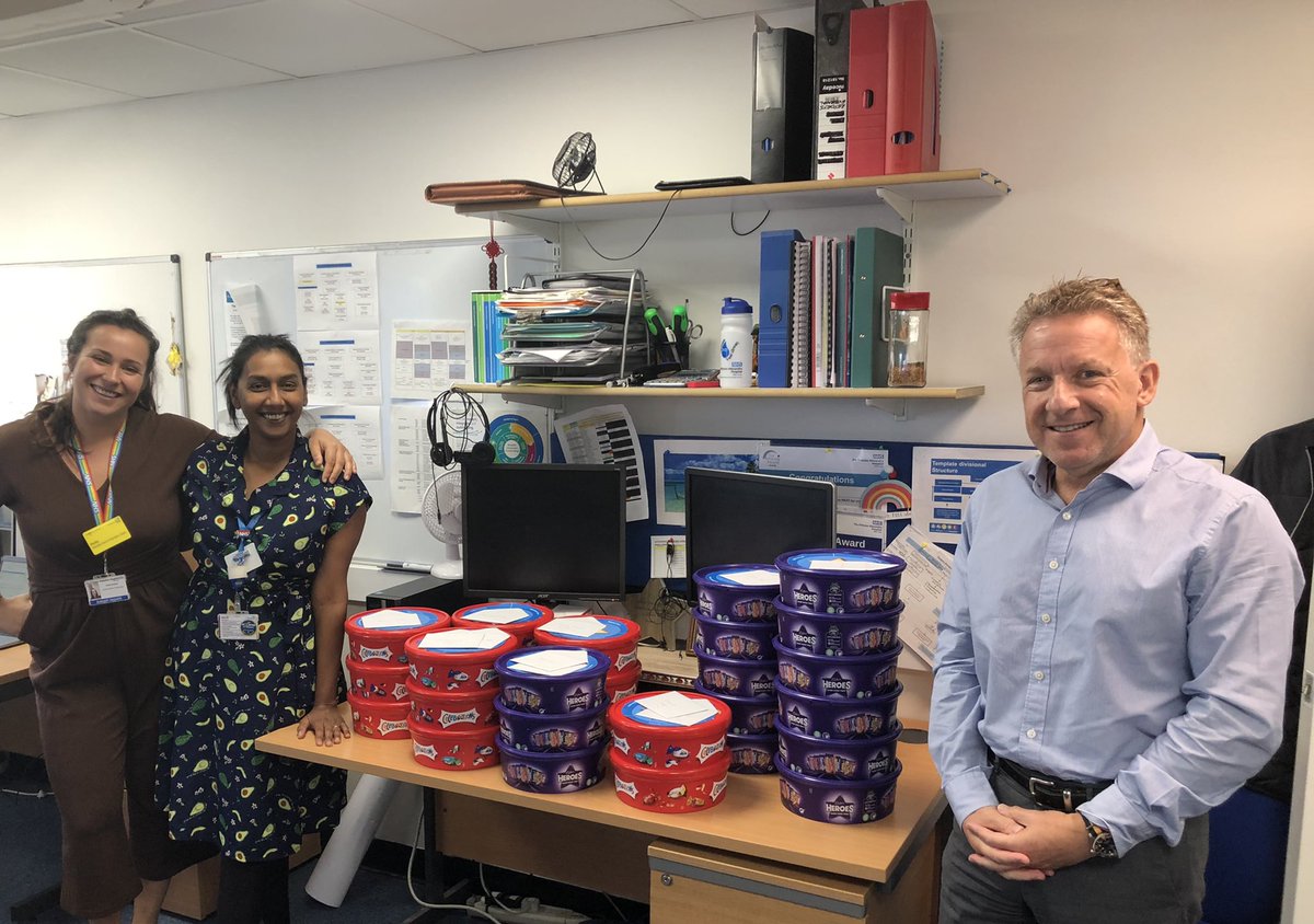 HollyHowlett5's tweet photo. Random act of kindness for our amazing teams. Incredible that we have had enough staff offering to work Bank Holiday Monday so that we can run 7 theatre lists to ensure we don’t have to cancel any urgent or cancer cases. Well done #TEAMSURGERY https://t.co/lV9pj4wVsV