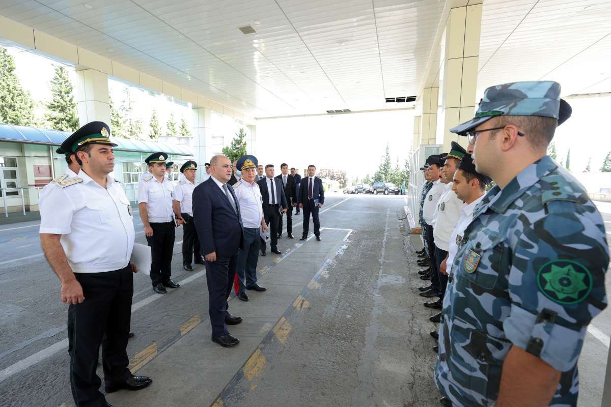 DGK sədrinin vəzifəsini müvəqqəti icra edən Şahin Bağırov gömrük postunda mövcud vəziyyətlə tanış olub

Ətraflı: customs.gov.az/az/faydali/xeb…