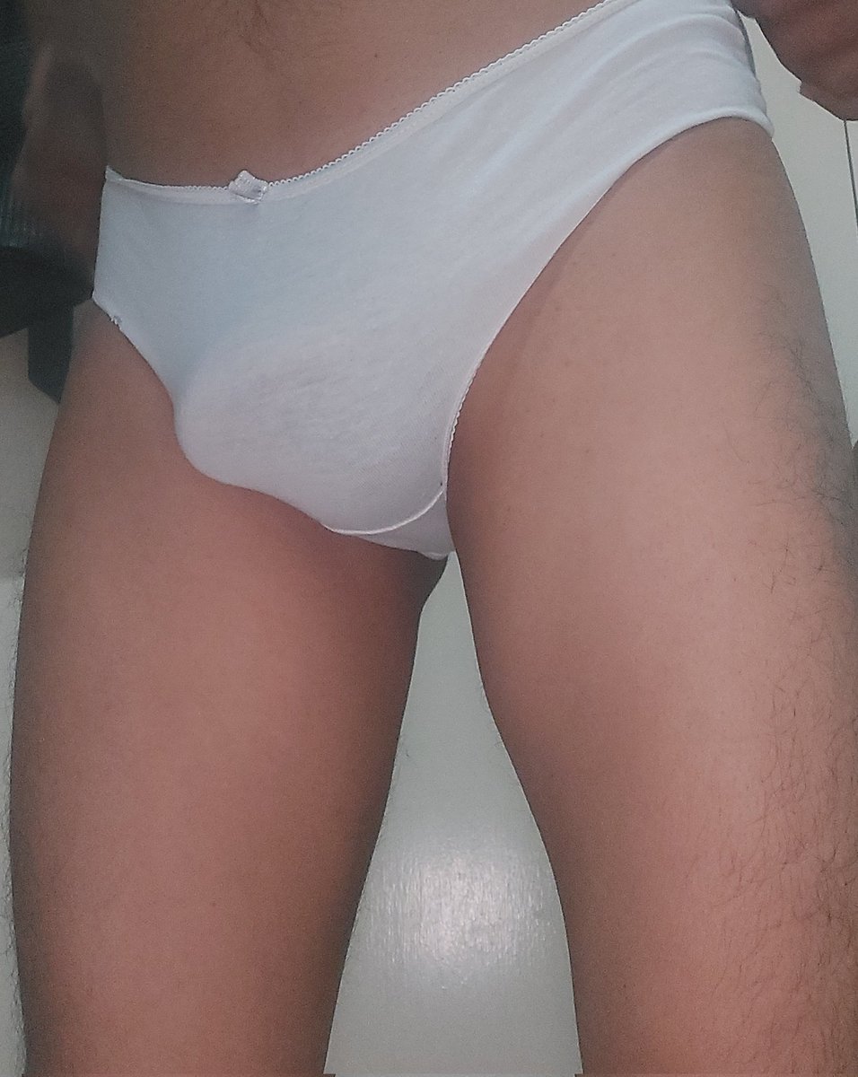 DeTanguitas's tweet photo. No me pude resistir al ver esta tanguita de la vecinita me excito mucho al verla y acá está modelandoselas siempre para uds bbs 🥵😈🥰🥰 alguien con los mismos gusto en madrid al Dm https://t.co/zgoPhkZz1f