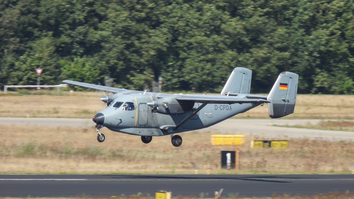 EHEH_Spotter's tweet photo. Welcome to #FalconLeap #Falconleap2022 #Week2  

 🇩🇪 PD Air Operation PZL Mielec M28-05 Skytruck as flight #LEMBU11 

🇦🇹 Pink Aviation Services Short SC-7 Skyvan OE-FDI  &amp; OE-FDN as flight #MONK11/12 

#NLspot https://t.co/aMK3fVypbN