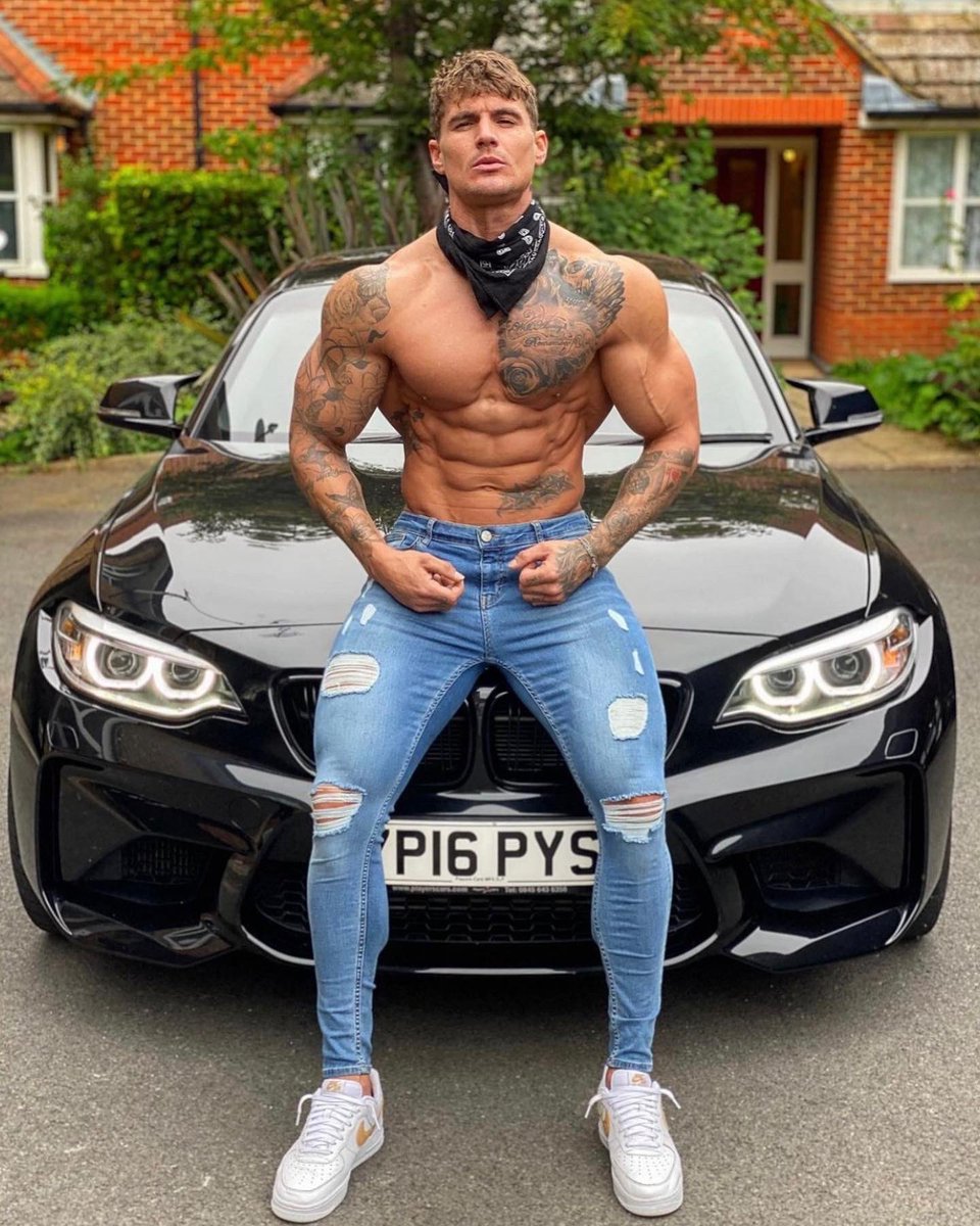 🧊 🍆🐽 on Twitter "RT RbrDaddy He can sit on my anytime 🤤🤤🤤😍😍😍😍😍"