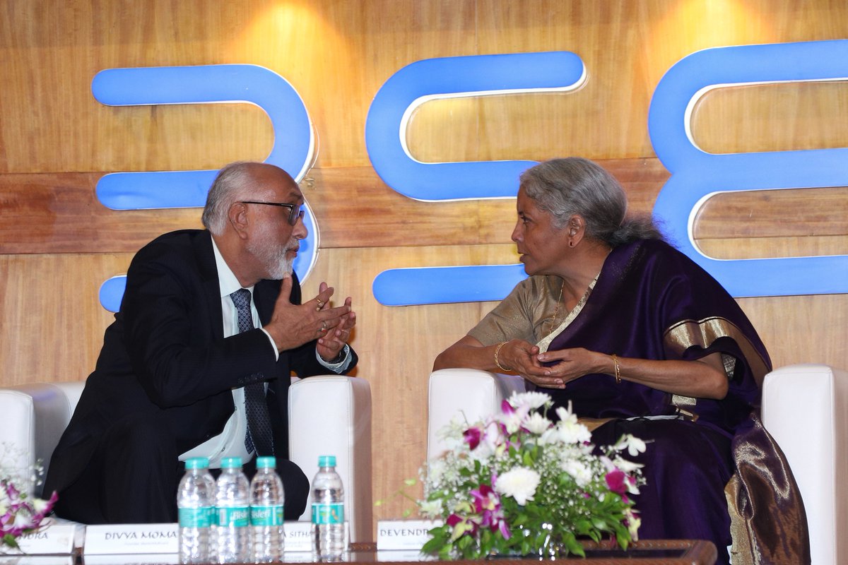 Smt. @nsitharaman, Hon’ble Union Minister of Finance and Corporate Affairs interacting with Shri S. S. Mundra, Chairman, BSE at Mentor My Board Women Director’s Conclave 2022 on 16th Sep, 2022 at @BSEIndia #WDC2022