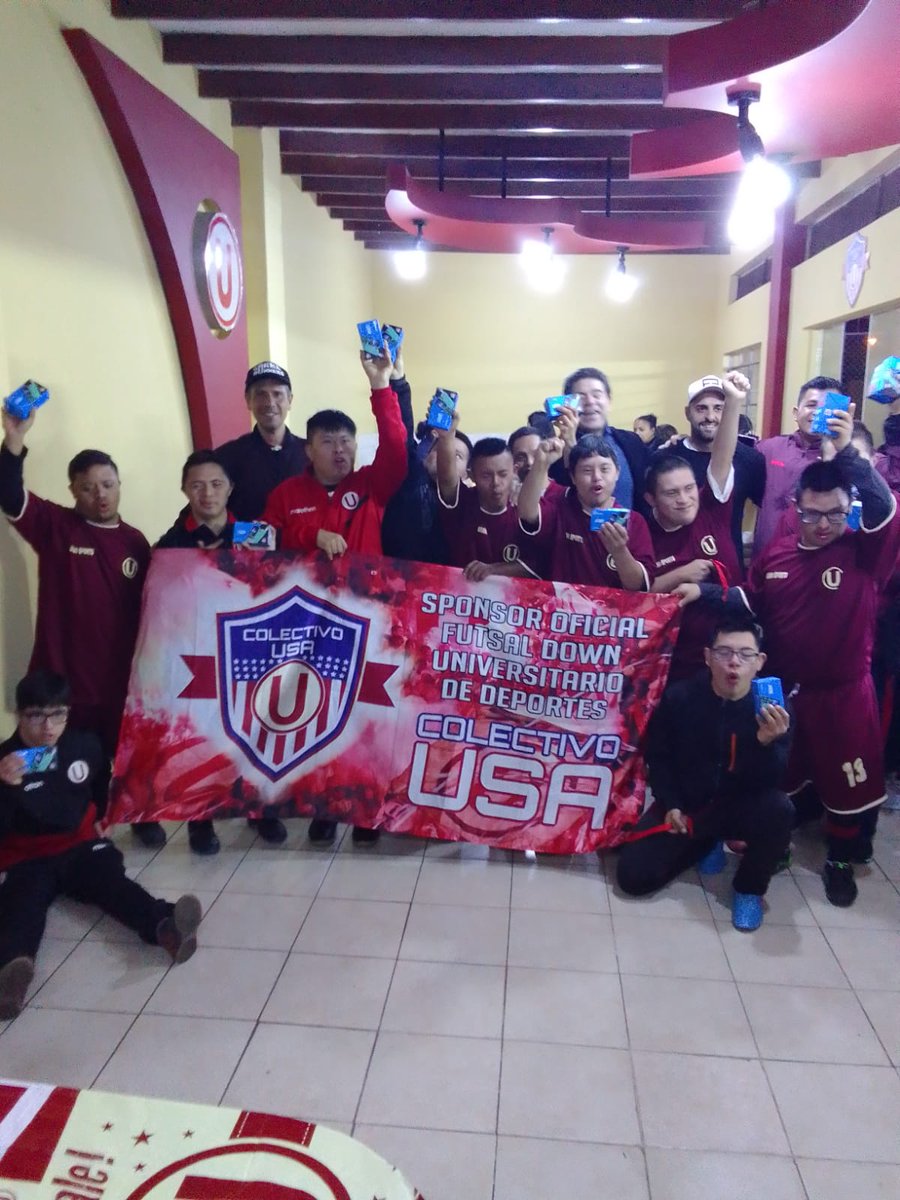Ayer la Asociación Crema rUnners estuvo en nuestro Glorioso Estadio Lolo Fernandez junto a @tito_urruti y los chicos del Equipo Futsal Down. Gracias a @ColectivoUSA <a href="/Univers24540729/">Universitario1924</a> y Luis Gonzales por la invitación. Los esperamos este 08 de Octubre x el 2do Aniversario!!