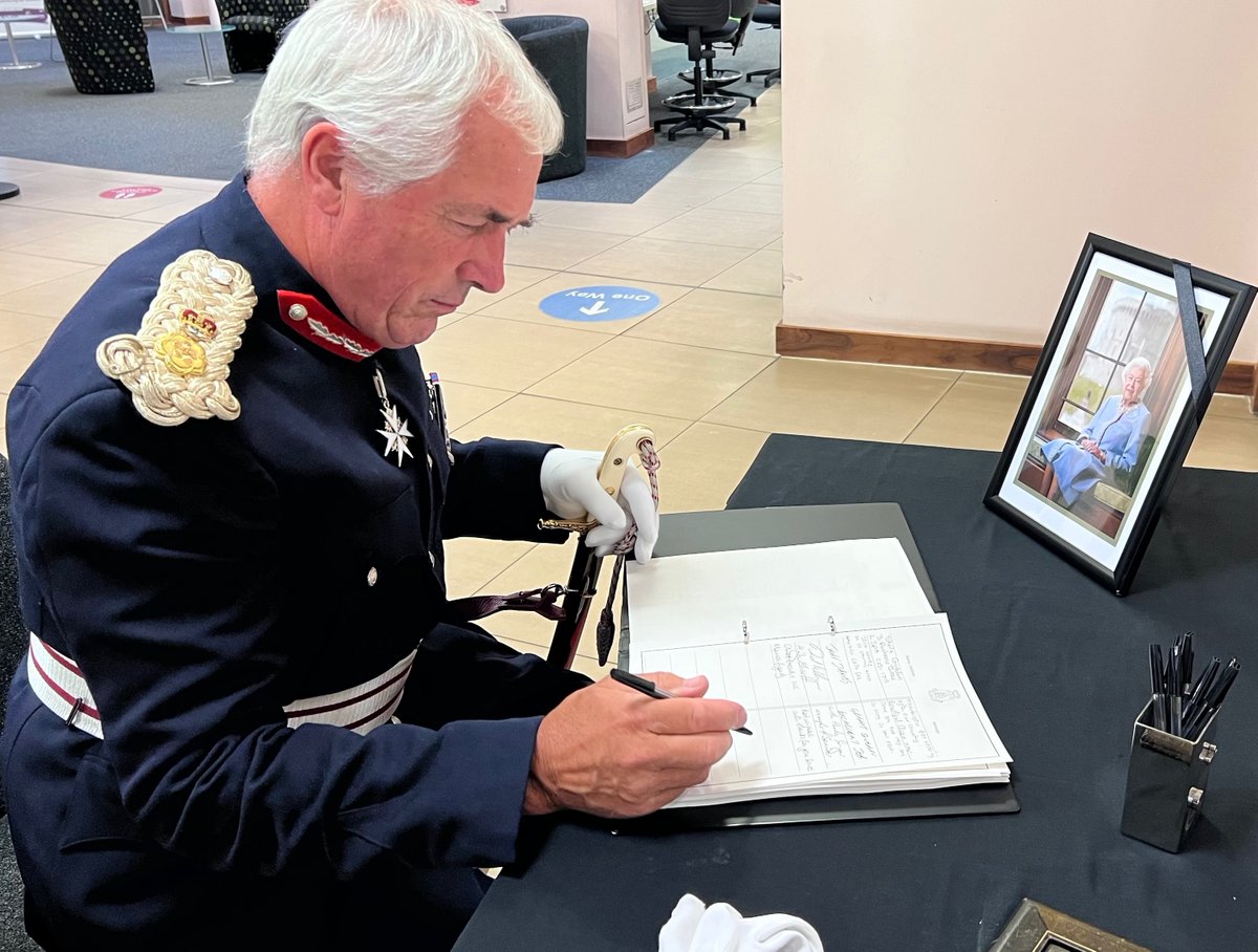 A book of condolence will remain situated at Shire Hall in Warwick for residents to write tributes and pay their respects to HM Queen Elizabeth II until 5pm on Tuesday 20 September. An online book of condolence is also available to sign. warwickshire.gov.uk/blog/bookofcon…