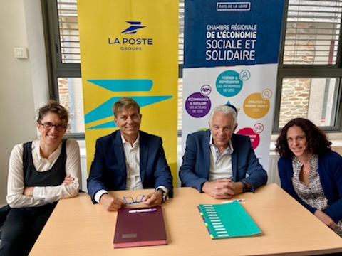 Ce jour <a href="/GroupeLaPoste/">La Poste Groupe</a> #PDL / @cress_pdl signent une convention pour :
➡️organiser des actions communes et encourager des coopérations nouvelles avec les acteurs de l'ESS des #PDL
➡️Favoriser le développement :
✅des achats responsables 
✅des tiers lieux 
✅de nouveaux services