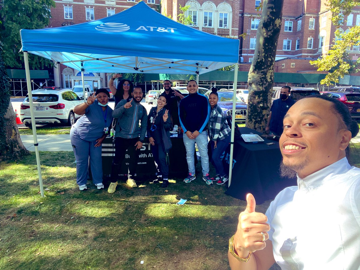 Daariat Vandevere Brooks Sr🦾 (@smallbizzybone) on Twitter photo Our 1st #FirstNet Agency Healthcare Heroes Event was a success yesterday 🚨
Couldn’t have happened without :
✅<a href="/celenny_l/">Celenny Lantigua</a> planning and executing flawlessly!!
✅ <a href="/Ana_AliciaPonce/">Ana Alicia Ponce</a> making sure our #HealthcareHeroes get all they deserve & more!!! 🙌🏽 Our 1st #FirstNet Agency Healthcare Heroes Event was a success yesterday 🚨
Couldn’t have happened without :
✅<a href="/celenny_l/">Celenny Lantigua</a> planning and executing flawlessly!!
✅ <a href="/Ana_AliciaPonce/">Ana Alicia Ponce</a> making sure our #HealthcareHeroes get all they deserve & more!!! 🙌🏽