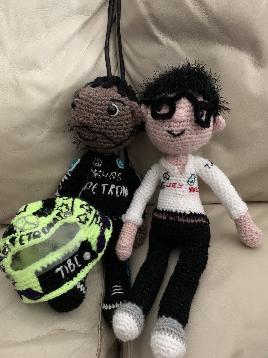 JoolsWebber's tweet image. It’s my 40th birthday next week and my amazing friend made me these! What do you think? @MercedesAMGF1 @LewisHamilton @Susie_Wolff @MBrundleF1 @CroftyF1 #TeamLH
