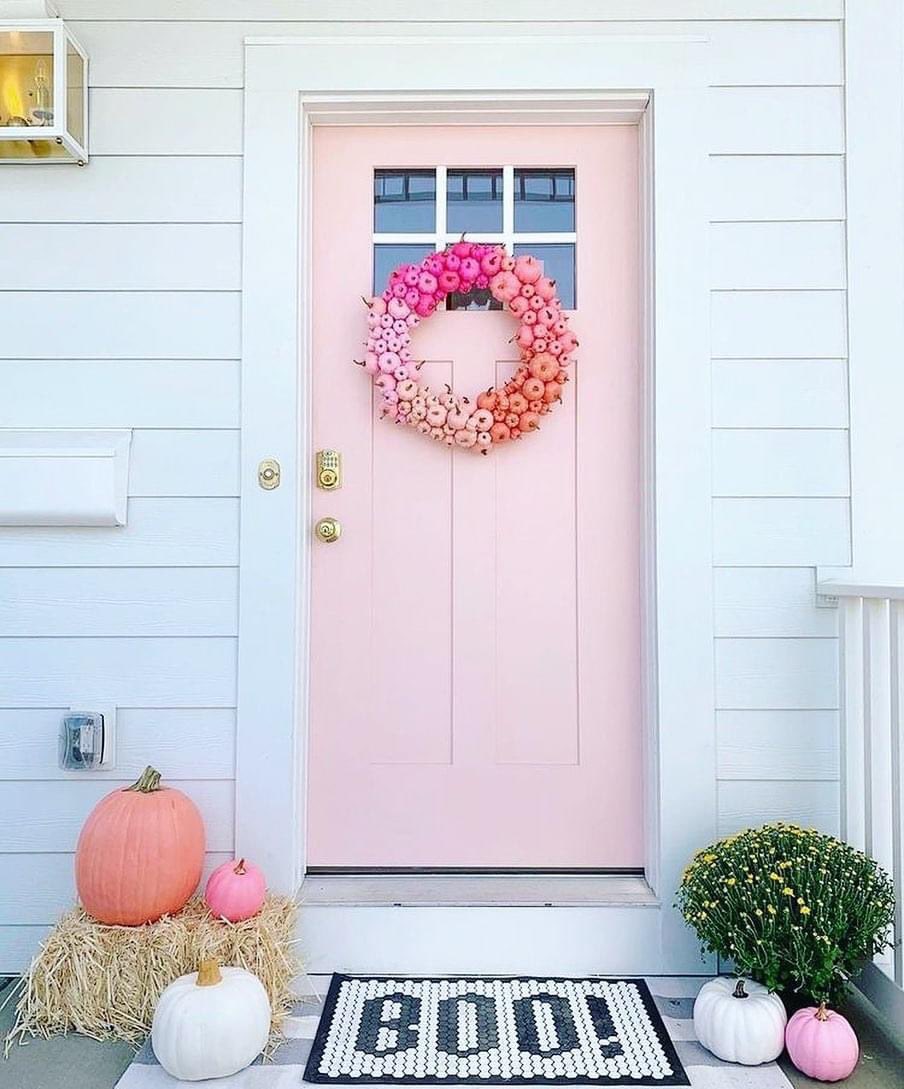 ThinkWhink's tweet photo. Who doesn’t love some doorstep inspo?!🙋🏻‍♀️🎃With all our Halloween stock arriving this week I’m SO excited to freshen up our porch! 

#whink #yyt #frontstep #decorinspo #porch #porchdecor #decor #repost #boo #halloween #halloweendecor #fall #fallarrivals https://t.co/4YdupSR2XO