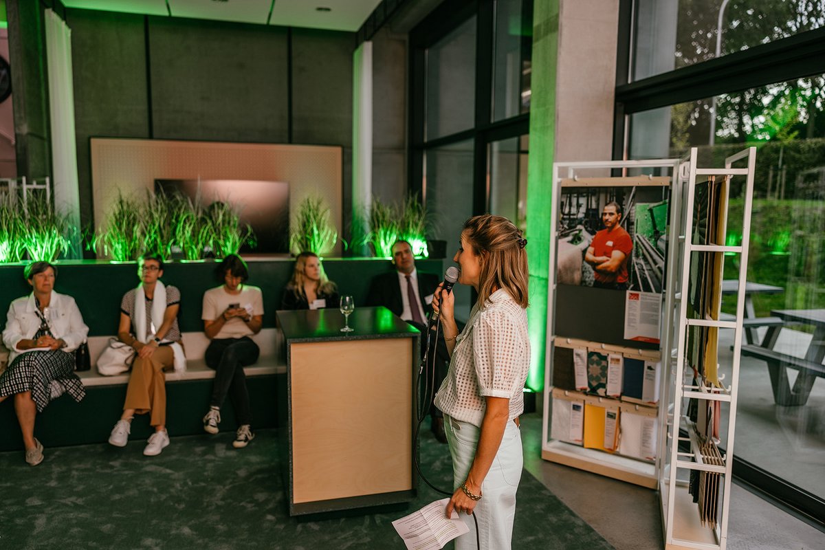 POMWVL's tweet photo. Op 15/9 illustreerden we samen met @KU_Leuven, @Centexbel en @PlastIQBelgie de ontelbare opportuniteiten die het Circular Materials Center bedrijven biedt. ♻️
👉🏻 https://t.co/moxFp86m5Q https://t.co/DAx5gtFnOD