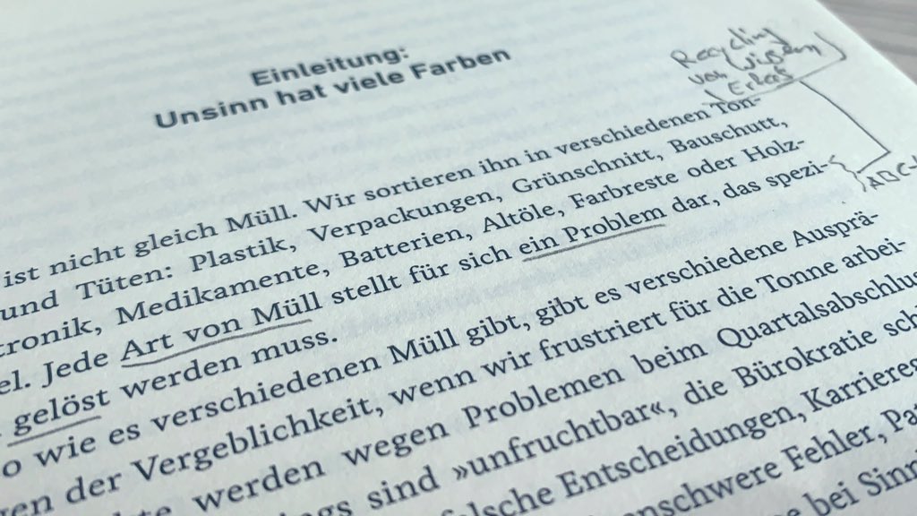 LernChance's tweet photo. Zack! 
Schon auf der ersten Seite!!

Das Erlebnis MIT einem Buch zu arbeiten, konnte mit bis jetzt kein Bildschirm simulieren. https://t.co/qZRkzIEC3V