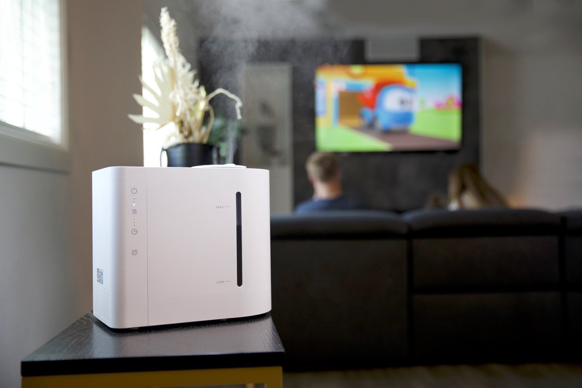 Airrobo3's tweet photo. Juice up your space with the humidifier, HU450 keeps you amazingly refreshed all day long. 

#airrobo #humidifier #humidity #ultrasonichumidifier #skincare #finemist #healthandwellness #breatheeasier #breathe #mindfulliving #mindfulness #homedecor https://t.co/MmOg6SCBzE