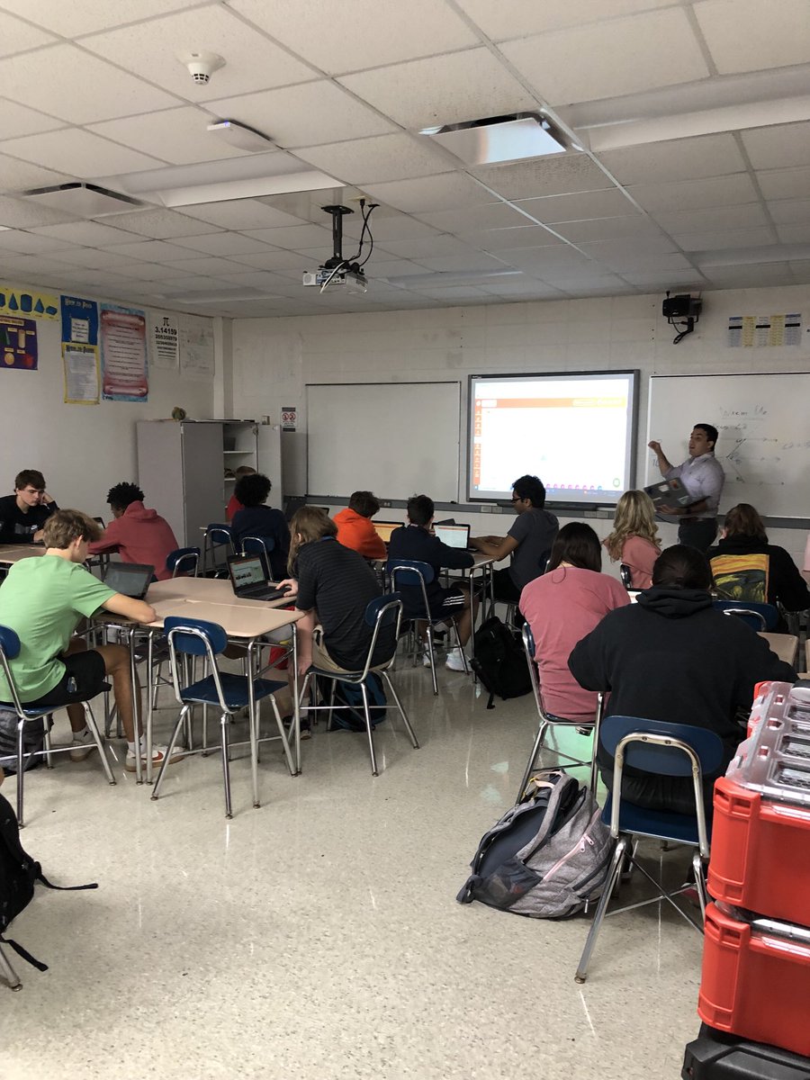 NNHSposey's tweet photo. Amazing first WIN (What I Need) period at NNHS on Thursday!  Students participated in a multitude of learning opportunities. #driventolearn https://t.co/SCujIybrQ6