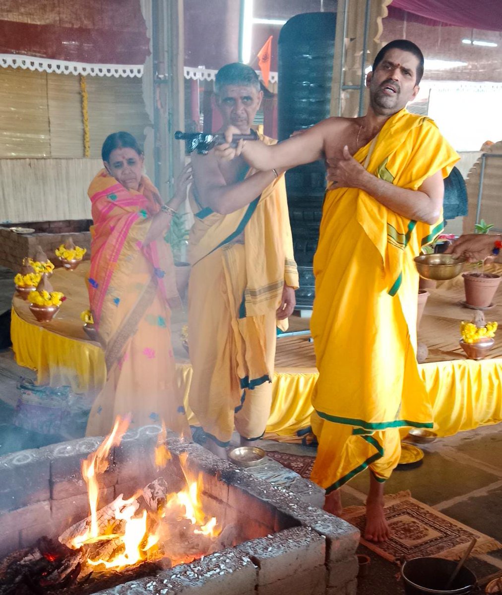 poornakapasi's tweet photo. Had an opportunity to visit the premises of @VishnuguptaVV located in Ashoke, Gokarna on the occasion of #Gurukula_Chaturmasya of Paramapoojya Srimajjagadguru Shankaracharya @SriSamsthana.

A must visit campus, imparting rich knowledge of Bharat - to the young minds of Bharat! https://t.co/YI0XledkF2