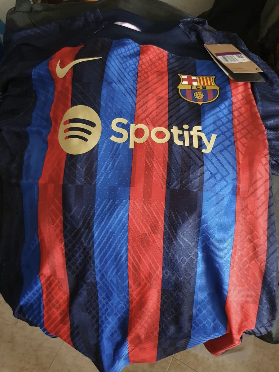 llauix's tweet photo. @FootballSpot10 Buena camiseta!!!! Ahora toca lucirla. Gracias! https://t.co/EMMiNxZ3I5