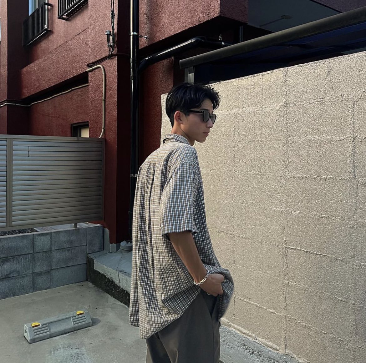 oioisaraba's tweet photo. 【大人オシャレなインスタに🌄】

韓国系は若過ぎるな〜というあなたはKotaro Motokiさんのインスタ設計が正解。年相応のシンプルファッションで色使いも統一感があって、見てて心地よい。
インスタは若者のトレンドに頑張って寄せなくてもオシャレに出来る。 https://t.co/ozAC4Pmp8V