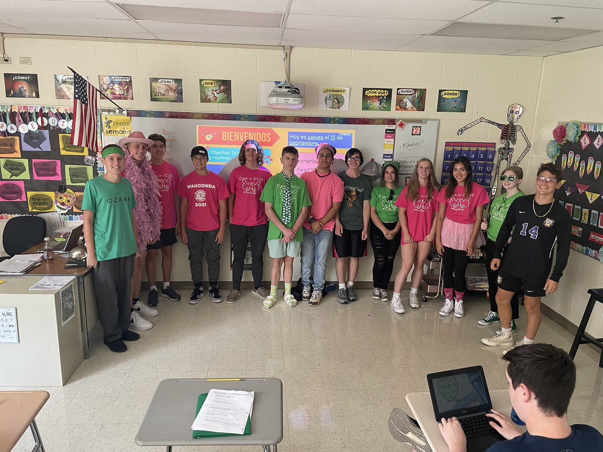 srta_arend's tweet photo. Colors of the wind in C108!! @BulldogLife_WHS @waucondastuco https://t.co/MMlrbaaNdm