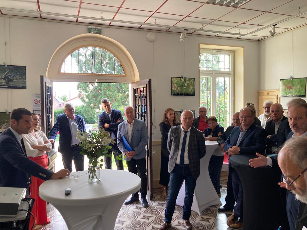 PresidentAmf's tweet photo. Avec le CA des maires de l’Allier et l’énergique présidente de l’ADM03 @VeroPouzadoux. La ruralité n’est pas une charge mais une ressource, pour décarboner l’économie, réindustrialiser la France,  développer l’agriculture, valoriser le patrimoine et offrir de la qualité de vie. https://t.co/7DWh6vG3vn