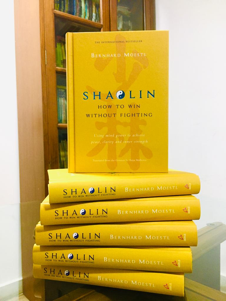AmaryllisManjul's tweet photo. A beauty has arrived!😍🥳

@bernhardmoestl 'Shaolin: How to Win Without Fighting' will take you on a profound quest to discover your innermost self, your potential, your limitations and much, much more.✨

#amaryllispublishing #shaolinhowtowinwithoutfighting #bernhardmoestl https://t.co/OVarHecBPh