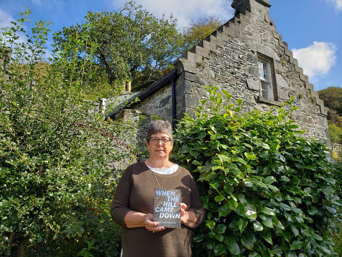 Until September 17, which is 'Buy a NB Book Day,' we'll post photos of our talented members with their books. Here is Susan White, standing in front of Lunga Castle in Scotland, with one of her novels, 'When the Hill Came Down.' #artscultureNB #Septembre17 #MyNBBooks
#IReadLocal