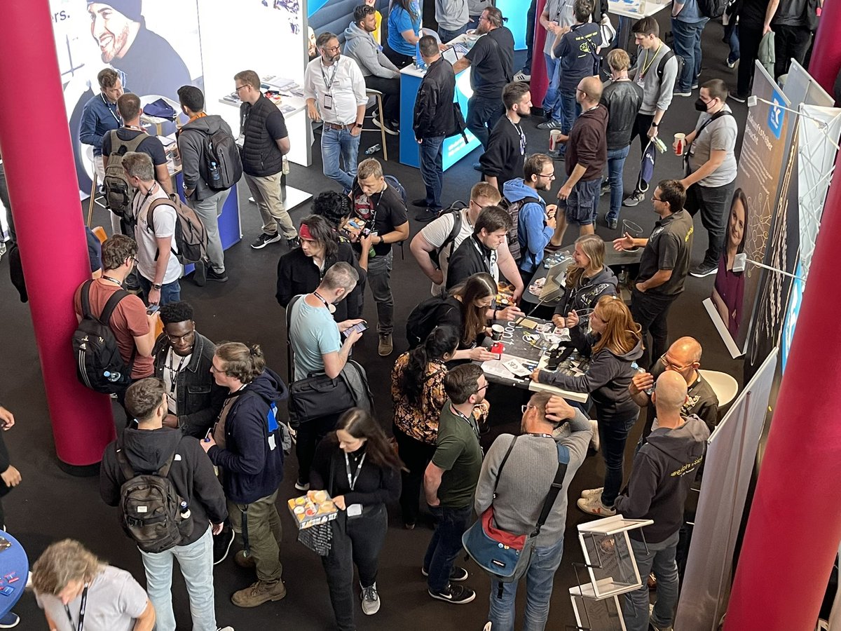 intersoft_GmbH's tweet image. Tolle Impulse! Tolle Insights! Tolle Menschen! Unsere Kolleg:innen haben sich von spannenden Vorträgen inspirieren lassen. Die #codetalks waren super! Danke an alle Referent:innen! See you next year! #devhangout @codetalkshh #IT #software #programming