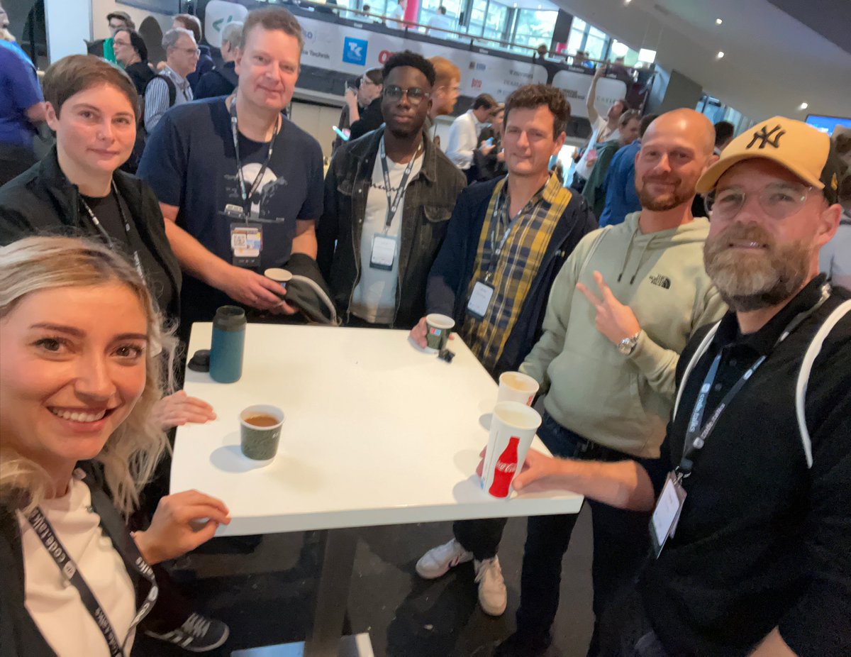 intersoft_GmbH's tweet image. Tolle Impulse! Tolle Insights! Tolle Menschen! Unsere Kolleg:innen haben sich von spannenden Vorträgen inspirieren lassen. Die #codetalks waren super! Danke an alle Referent:innen! See you next year! #devhangout @codetalkshh #IT #software #programming