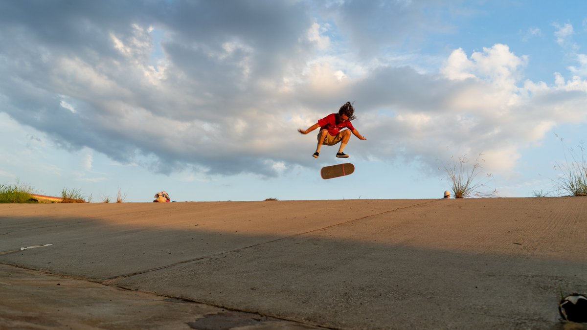 Flipping into the weekend.

#ThankYouSkateboarding
#SkateboardPhotography